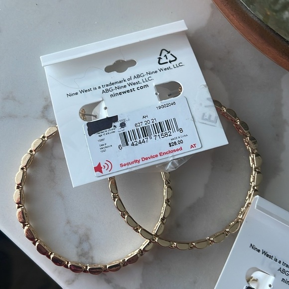 🌿 NINE WEST Gold Earring 3 Pair Lot, NWT - Picture 6 of 6